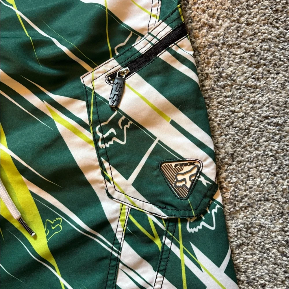 Fox Men's Dark and Light Green Board Shorts/Swim Trunks - Picture 6 of 7